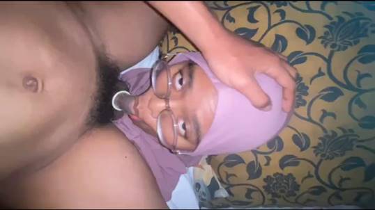 Bokep tante stw jilbab kacamata malay dipaksa blowjob